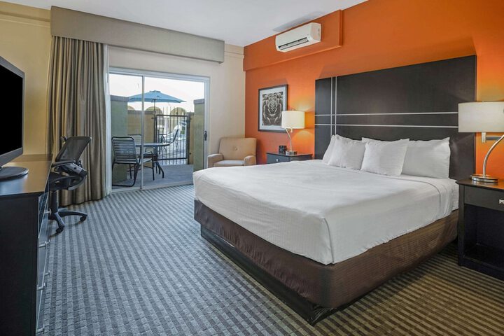 Room 14 of 39