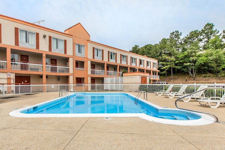 Pool 6 of 28
