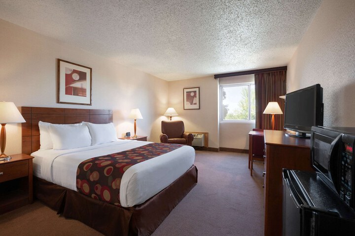 Room 10 of 31