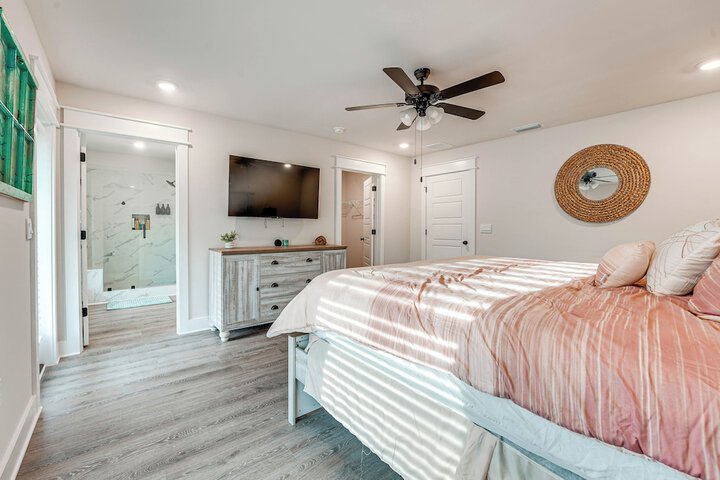 Near State Parks: Carrabelle Home w / Beach Access!