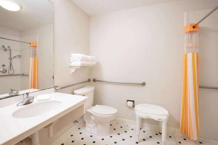 Room 16 of 30