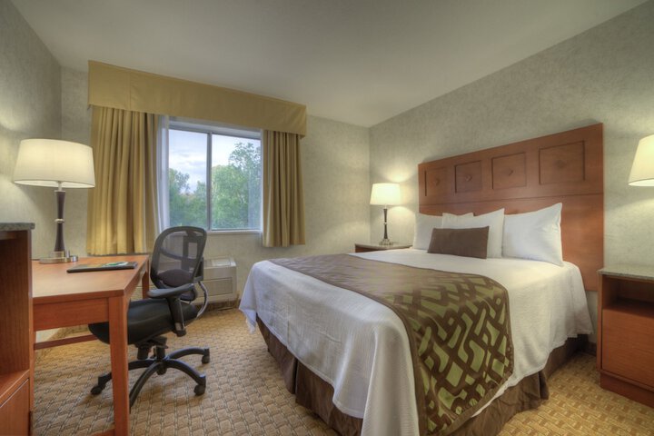 Room 33 of 49