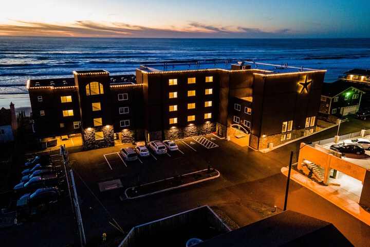 Starfish Manor Oceanfront Hotel