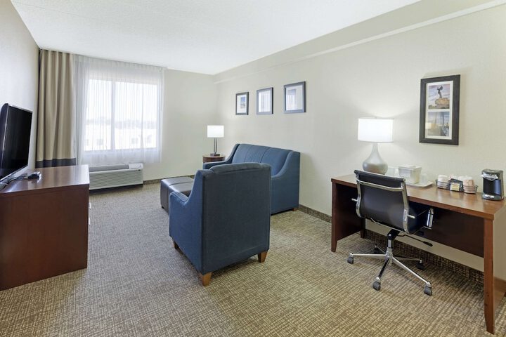 Room 10 of 32