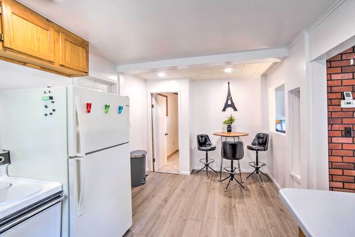 Cozy Ishpeming Cottage w / Lake & Park Views!