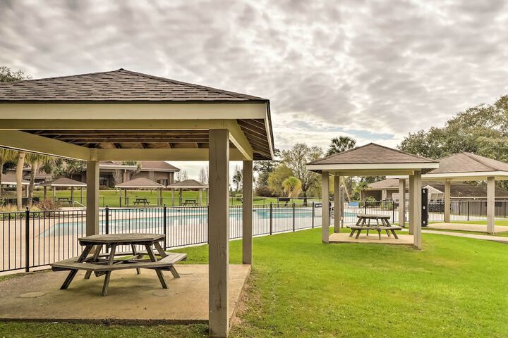 Diamondhead Condo - Marina Pool Access & Golfing!