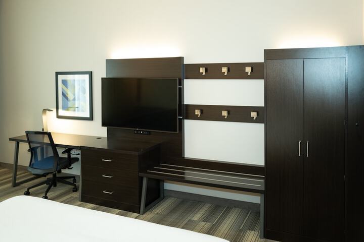 Room 62 of 87