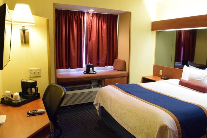 Room 28 of 38
