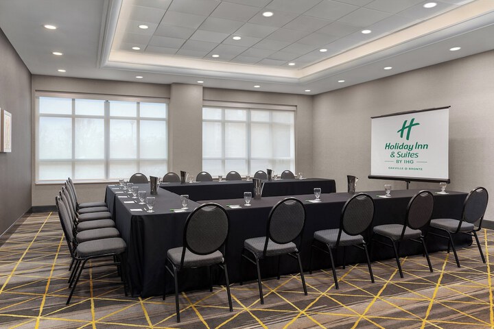 Holiday Inn Hotel & Suites Oakville at Bronte by IHG
