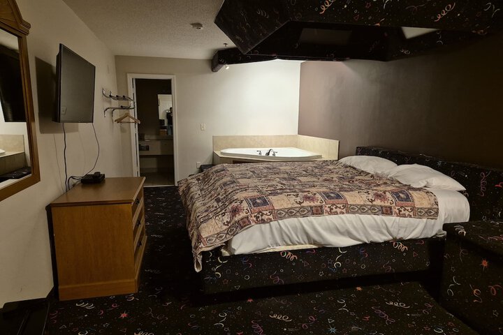 Room 13 of 40