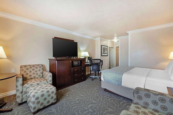 Best Western Plus Mirage Hotel & Resort
