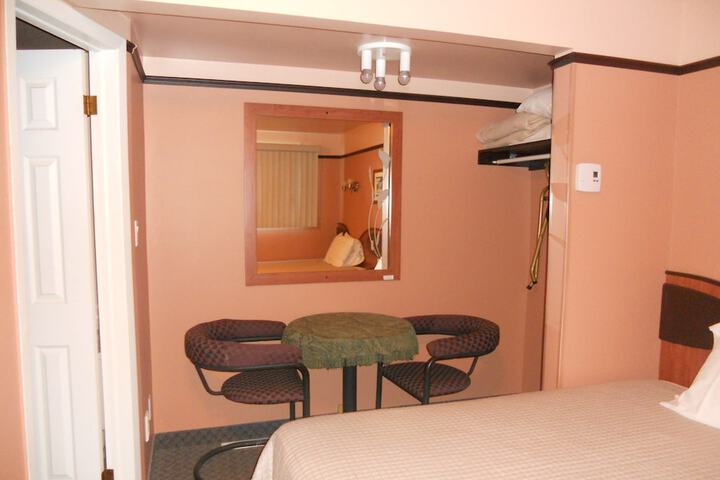 Room 29 of 48