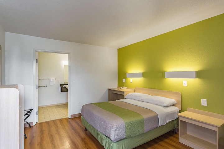 Room 28 of 29