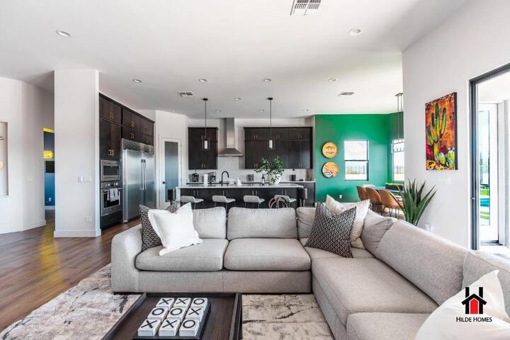 Peaceful Getaway to a New Custom-Built Luxury Home