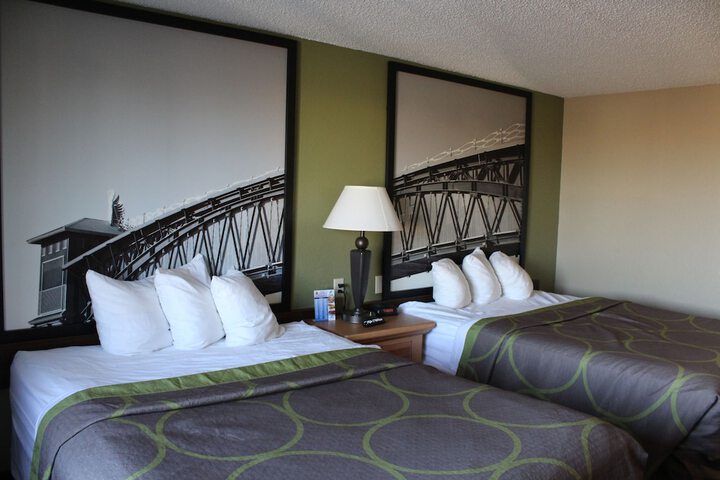 Room 21 of 32