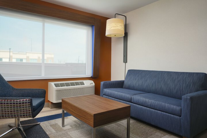 Room 13 of 39