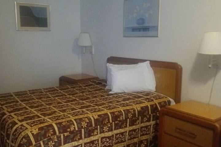 Room 18 of 28