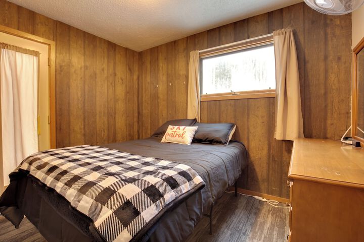 Iron River Condo w / Gas Grill Near Skiing + Hiking