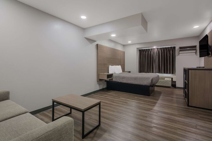 Room 15 of 30