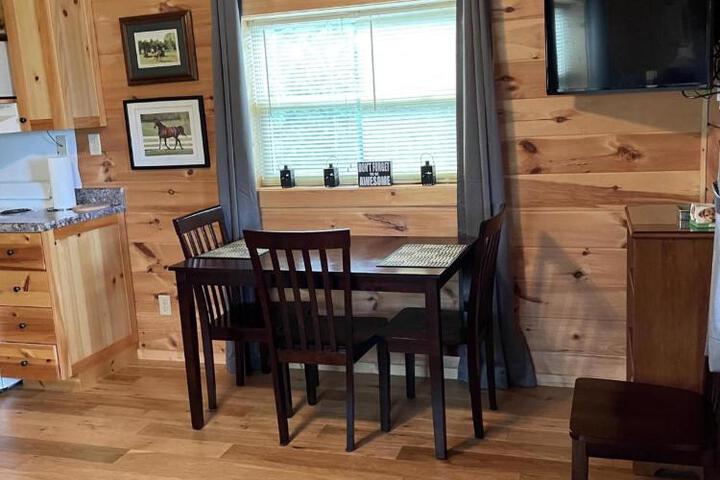 Moore Road Cabin 2 Pet Friendly