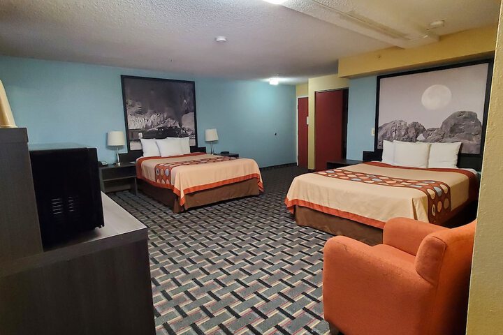 Room 15 of 27