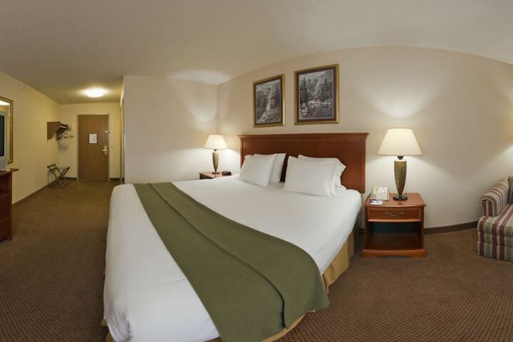 Room 30 of 46