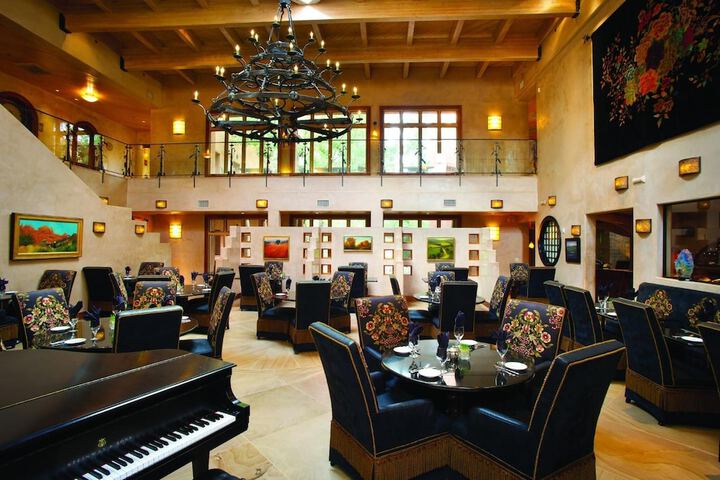 El Monte Sagrado Living Resort & Spa