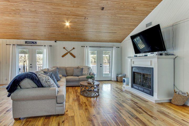 Tranquil Gantt Lake Home w / Deck & Patio!