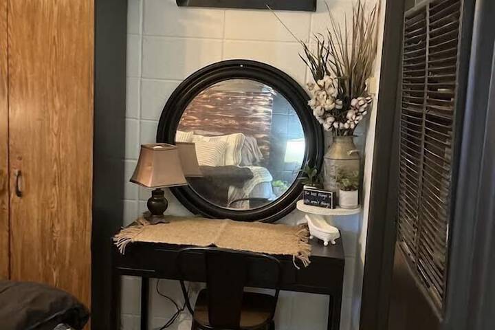 Room 27 of 73