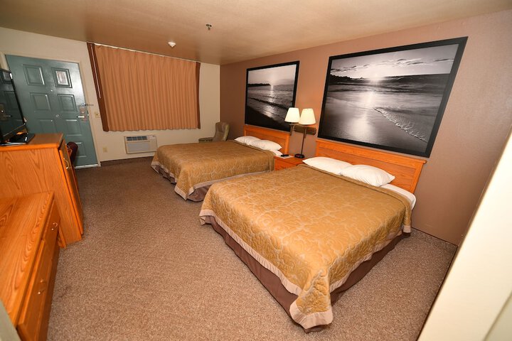 Room 8 of 34
