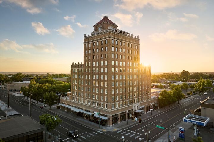 The Marcus Whitman Hotel