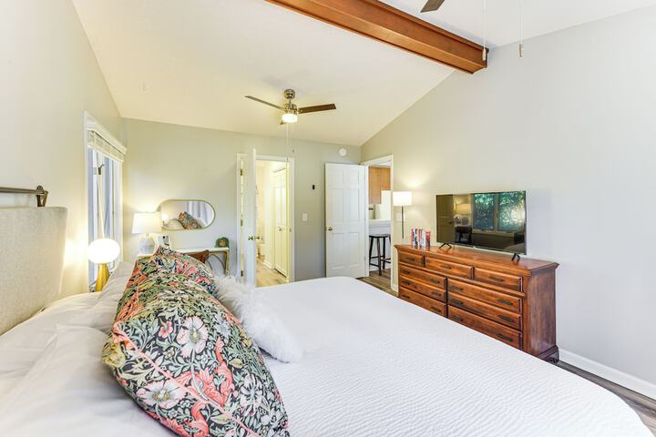 Pinehurst Home: Fire Pit BBQ + Golf Course View!