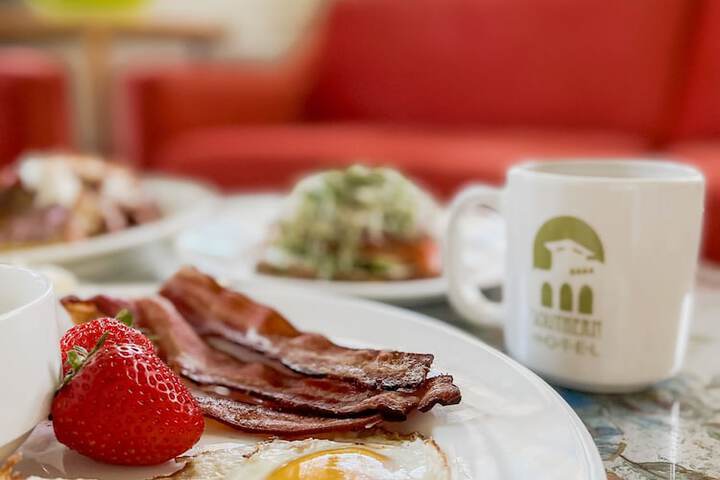 Breakfast/Coffee Service 20 of 29