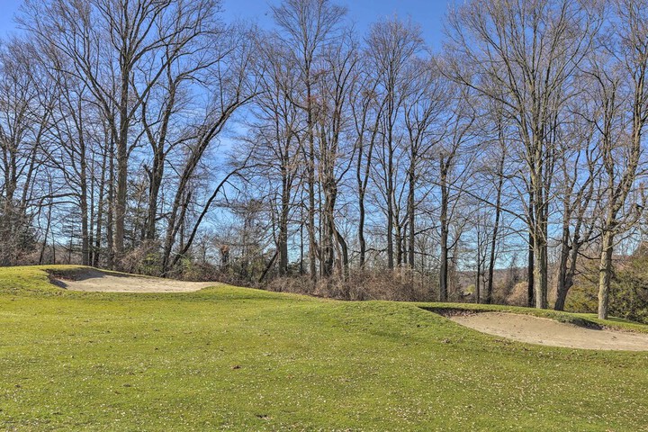 Vernon Township Condo Near Golfing + Skiing!