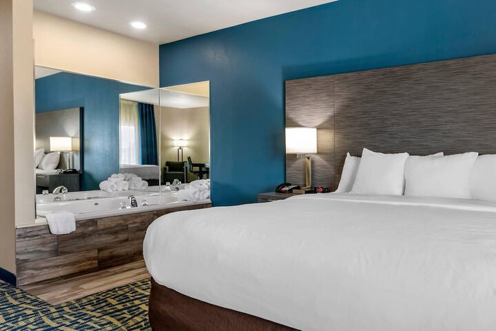 Comfort Inn & Suites Pauls Valley - City Lake