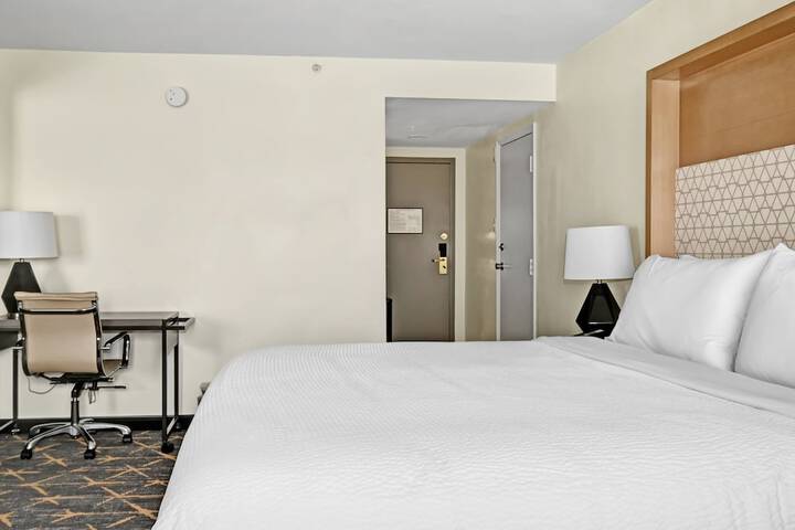Holiday Inn Piscataway Somerset by IHG