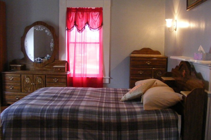 Elevate Rooms at 66 Montague