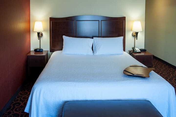 Hampton Inn & Suites Watertown