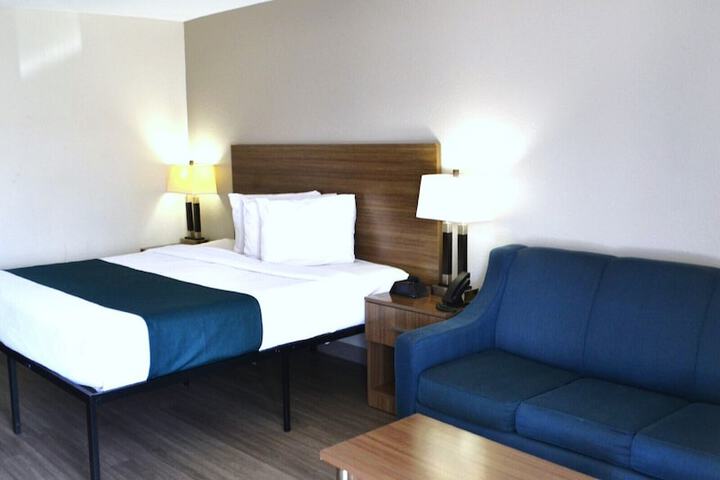 Room 8 of 13