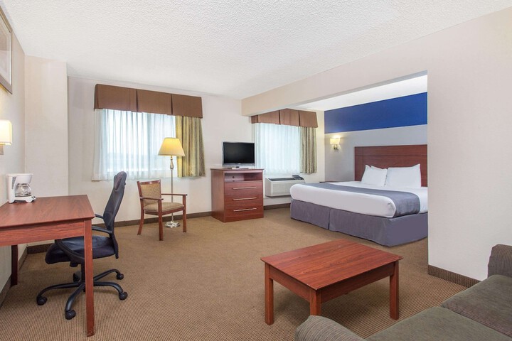 Room 9 of 19