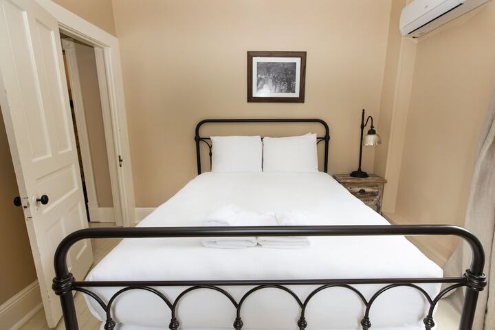 Pine Cottage Bed & Breakfast