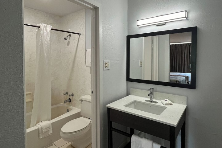 Studio 6 Hammond LA – I12 – I55