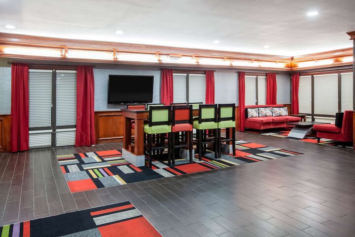 Hotel Interior 4 of 22