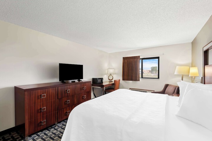 Room 16 of 30