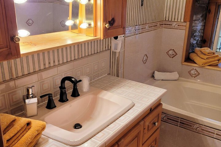 The Noble Suites