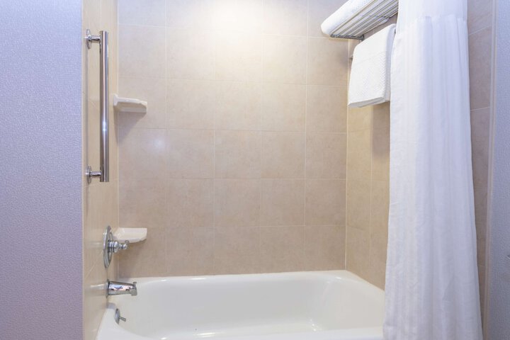 DoubleTree by Hilton Newark Penn Station