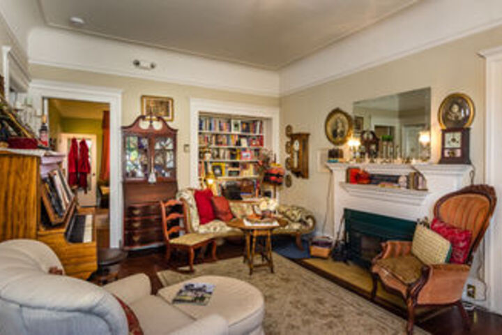 Joshua Inn Bed & Breakfast