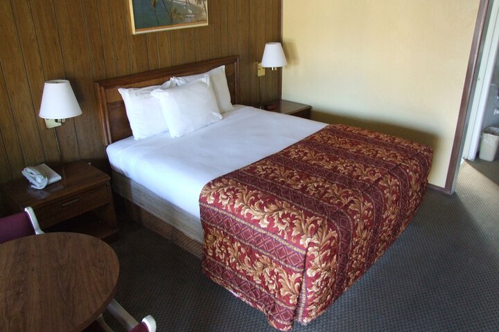 Room 10 of 21