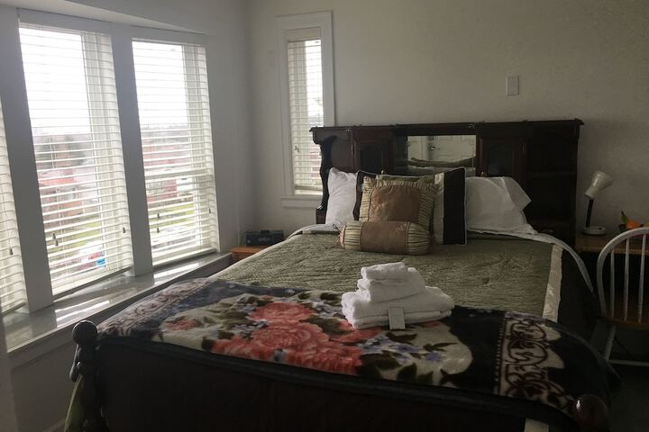 Room 48 of 61