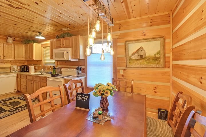 Secluded Retreat: Bbq Lawn Games, & Fire Pit!